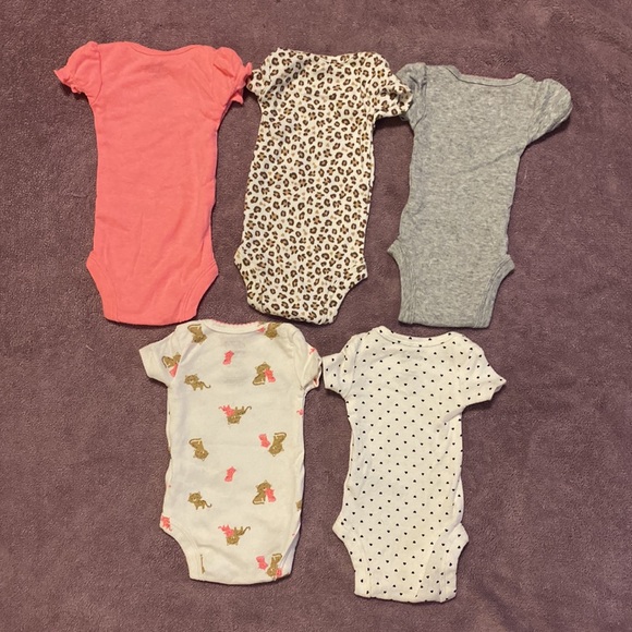 🔥4/20! 5 carters baby girl preemie onesies. - Picture 3 of 8